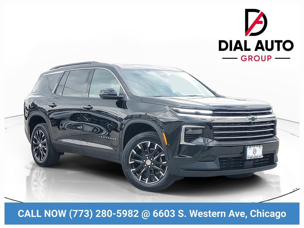 2026 Chevrolet Traverse LT in Mosaic Black Metallic — front three-quarter view