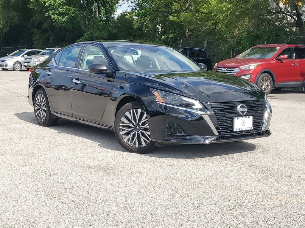 2025 Nissan Altima 2.5 SV in Super Black Clearcoat — front three-quarter view