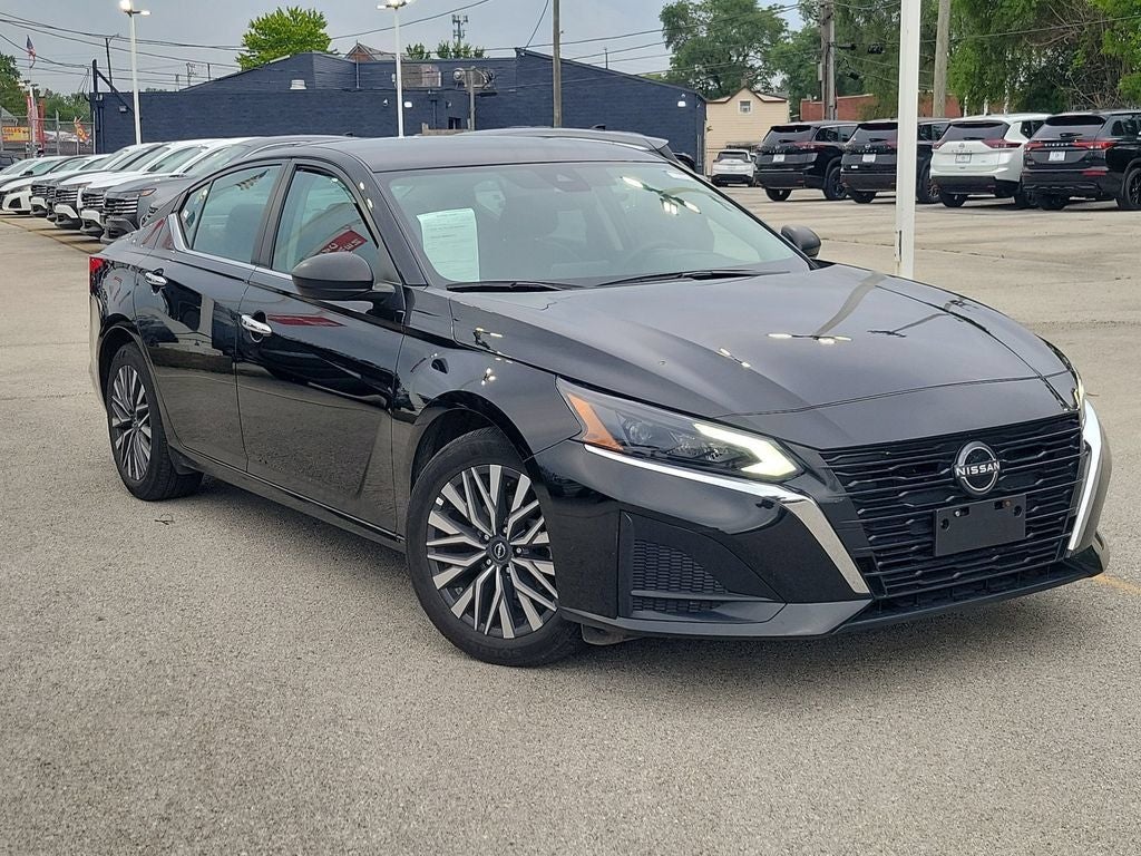 2025 Nissan Altima 2.5 SV in Super Black Clearcoat — front three-quarter view
