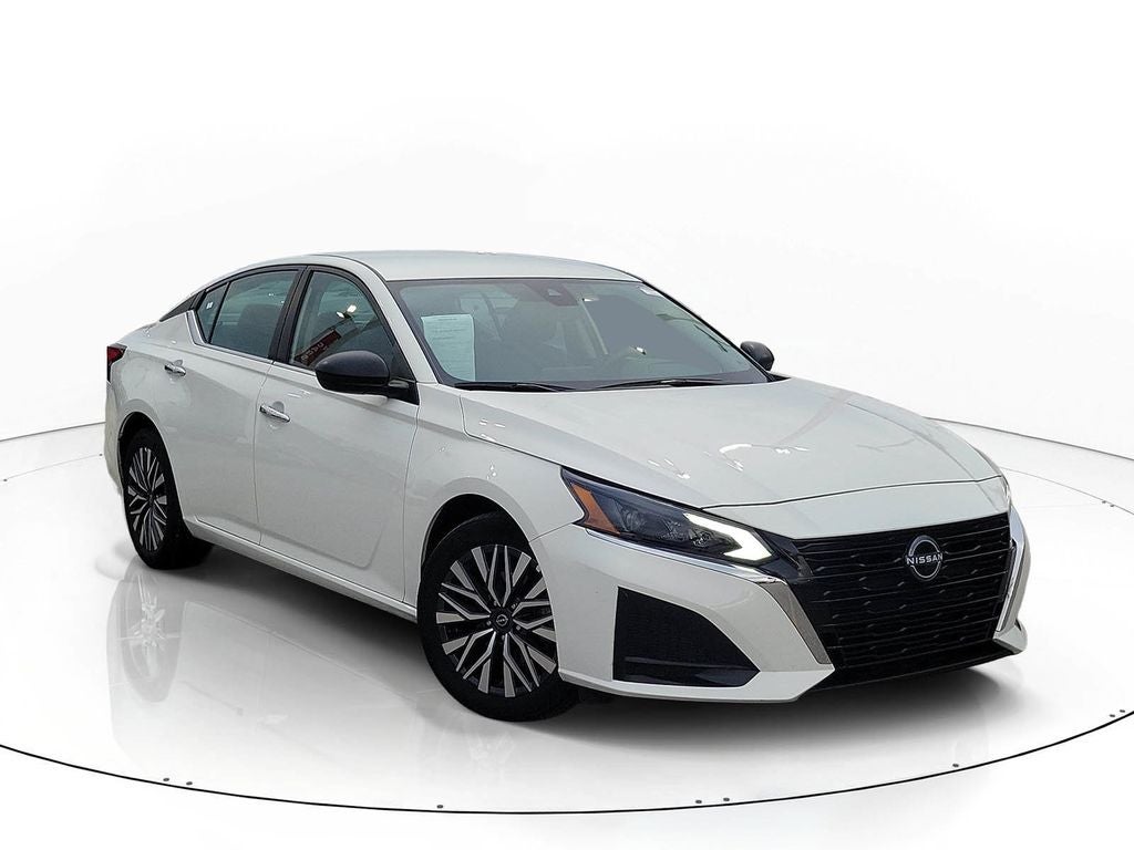 2025 Nissan Altima 2.5 SV in Glacier White — front three-quarter view