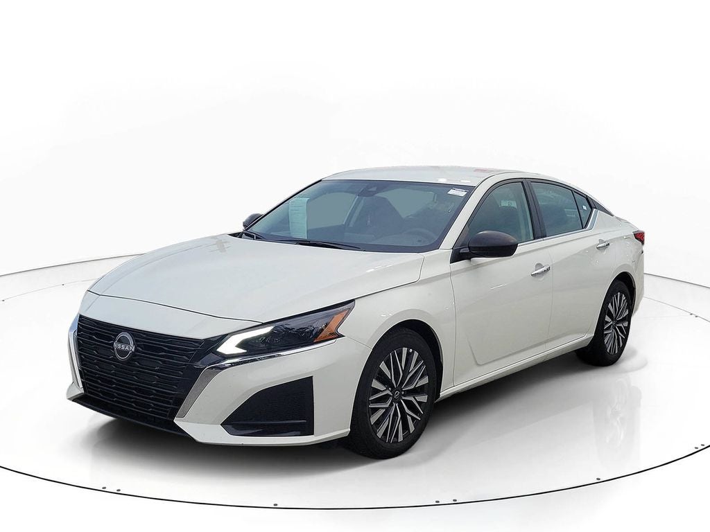 2025 Nissan Altima — side profile view