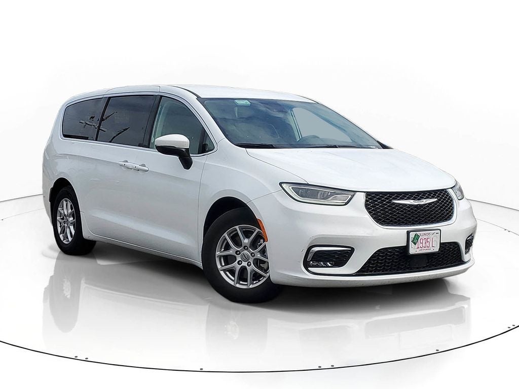 2023 Chrysler Pacifica Touring L in Bright White Clearcoat — front three-quarter view