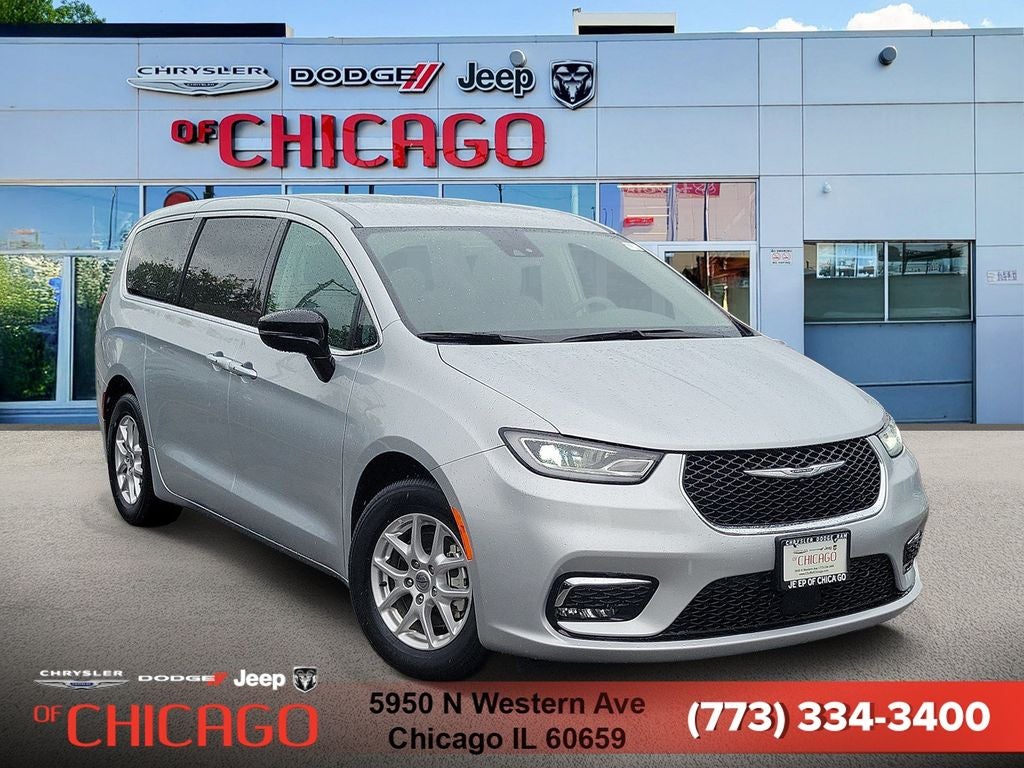 2024 Chrysler Pacifica Touring L in Silver Mist Clearcoat — front three-quarter view