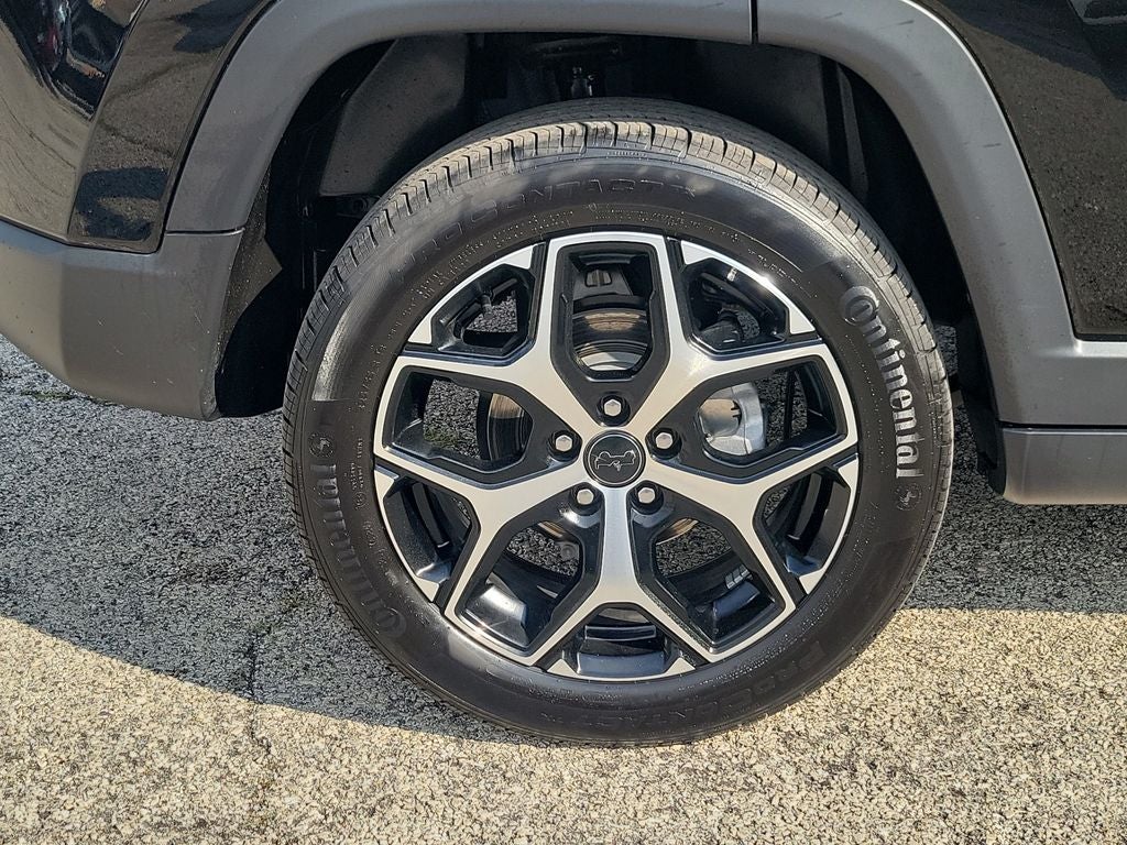 2025 Jeep Compass — detail view