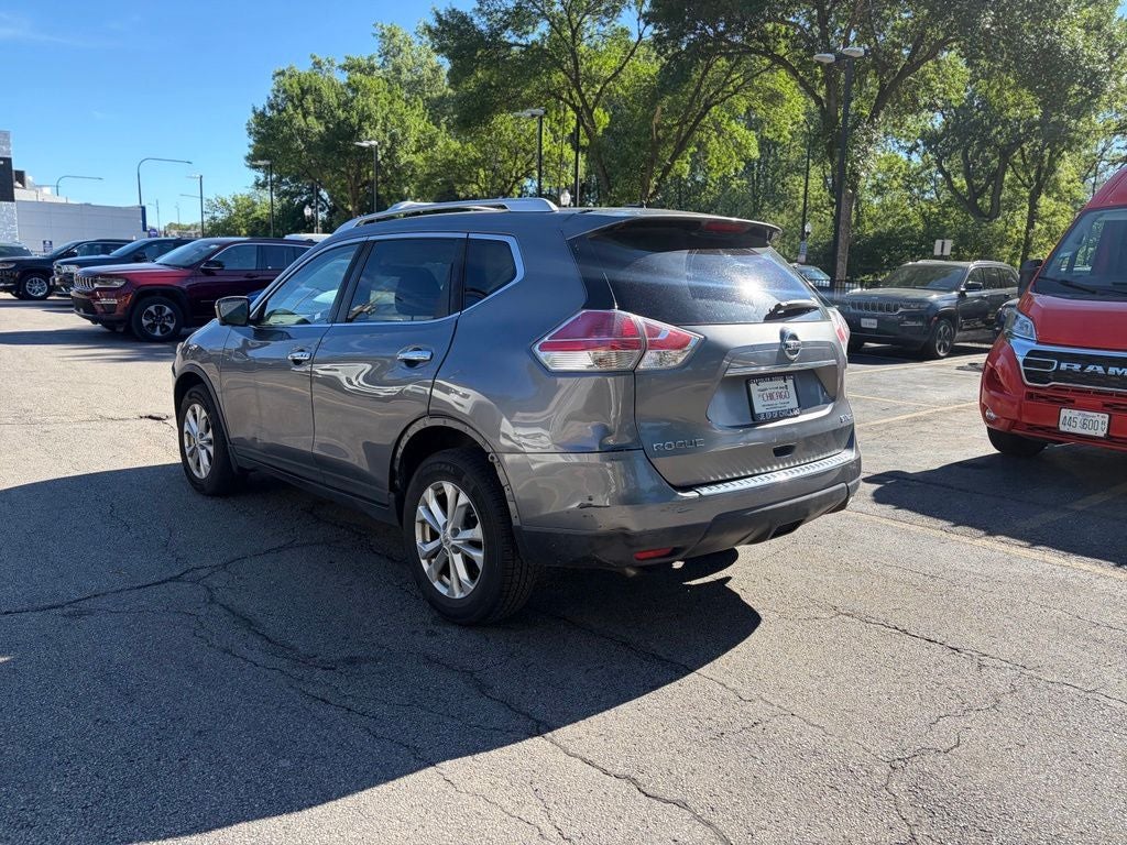 2016 Nissan Rogue — detail view